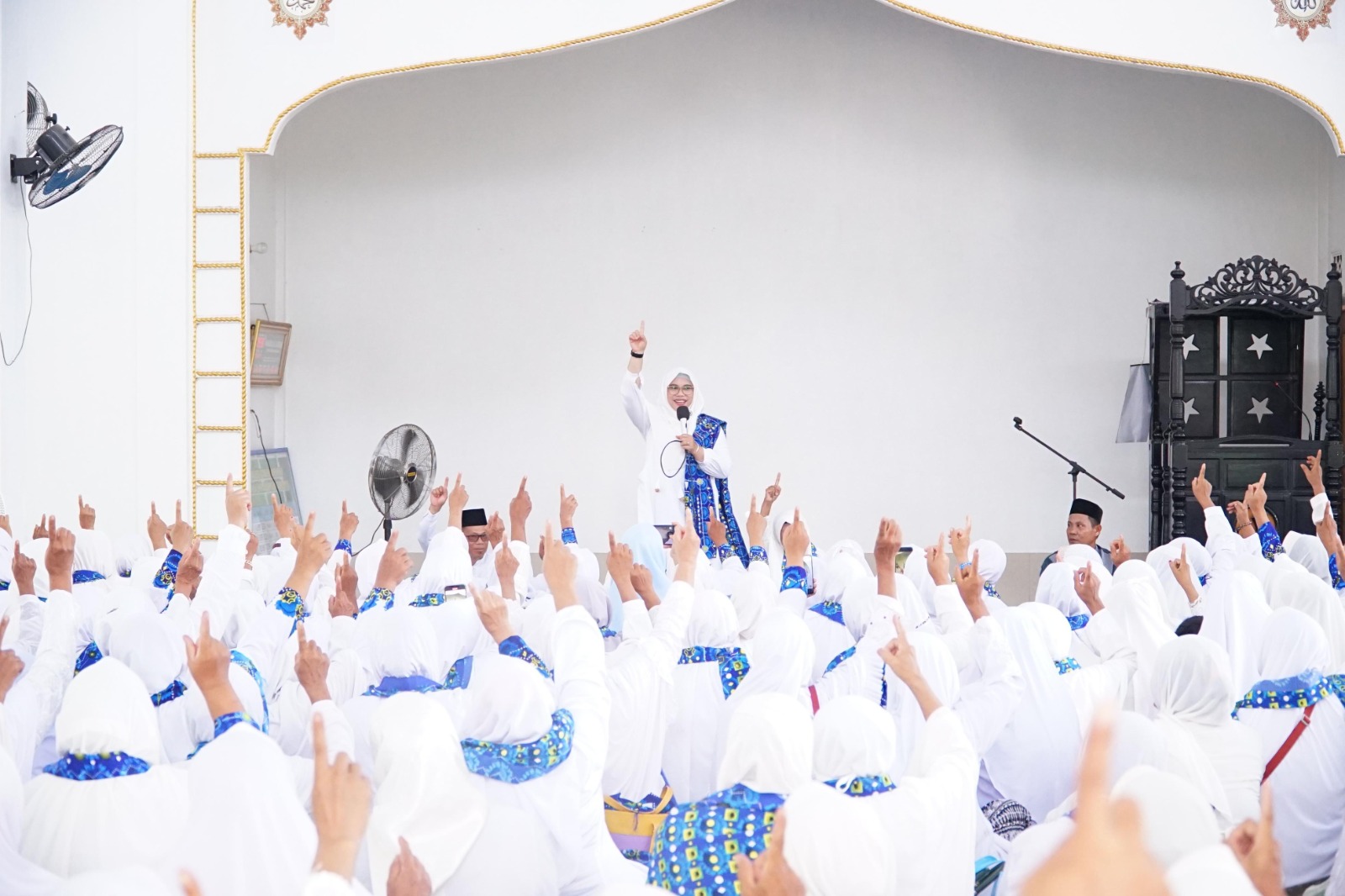 GELAR SAMBAS BERSHOLAWAT, YUNISA UNGKAP INI DALAM RANGKA MENDUKUNG PROGRAM SAMBAS BERIMAN