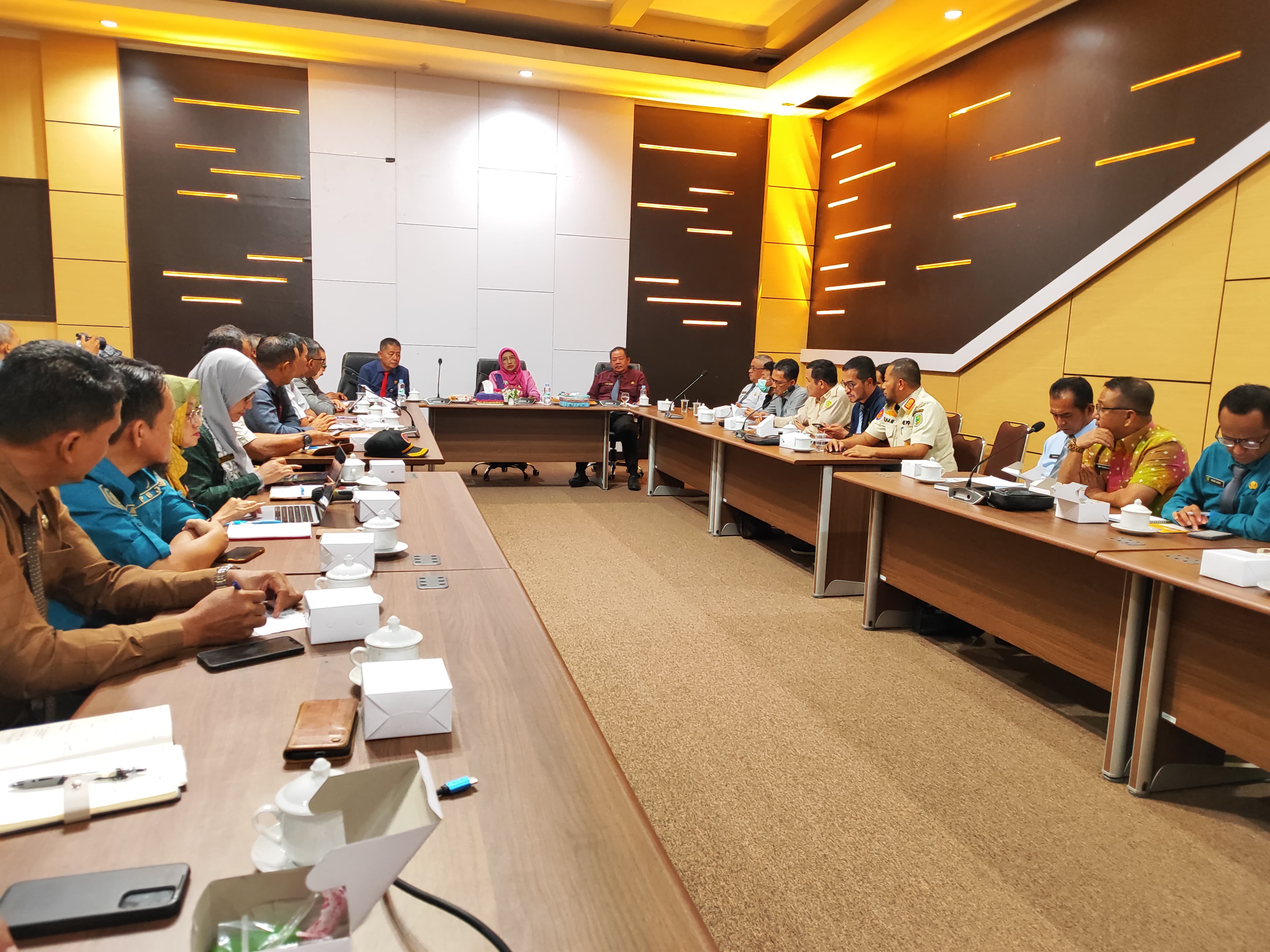 Silaturahmi Perdana Pjs Bupati Sambas Bersama Pimpinan Perangkat Daerah