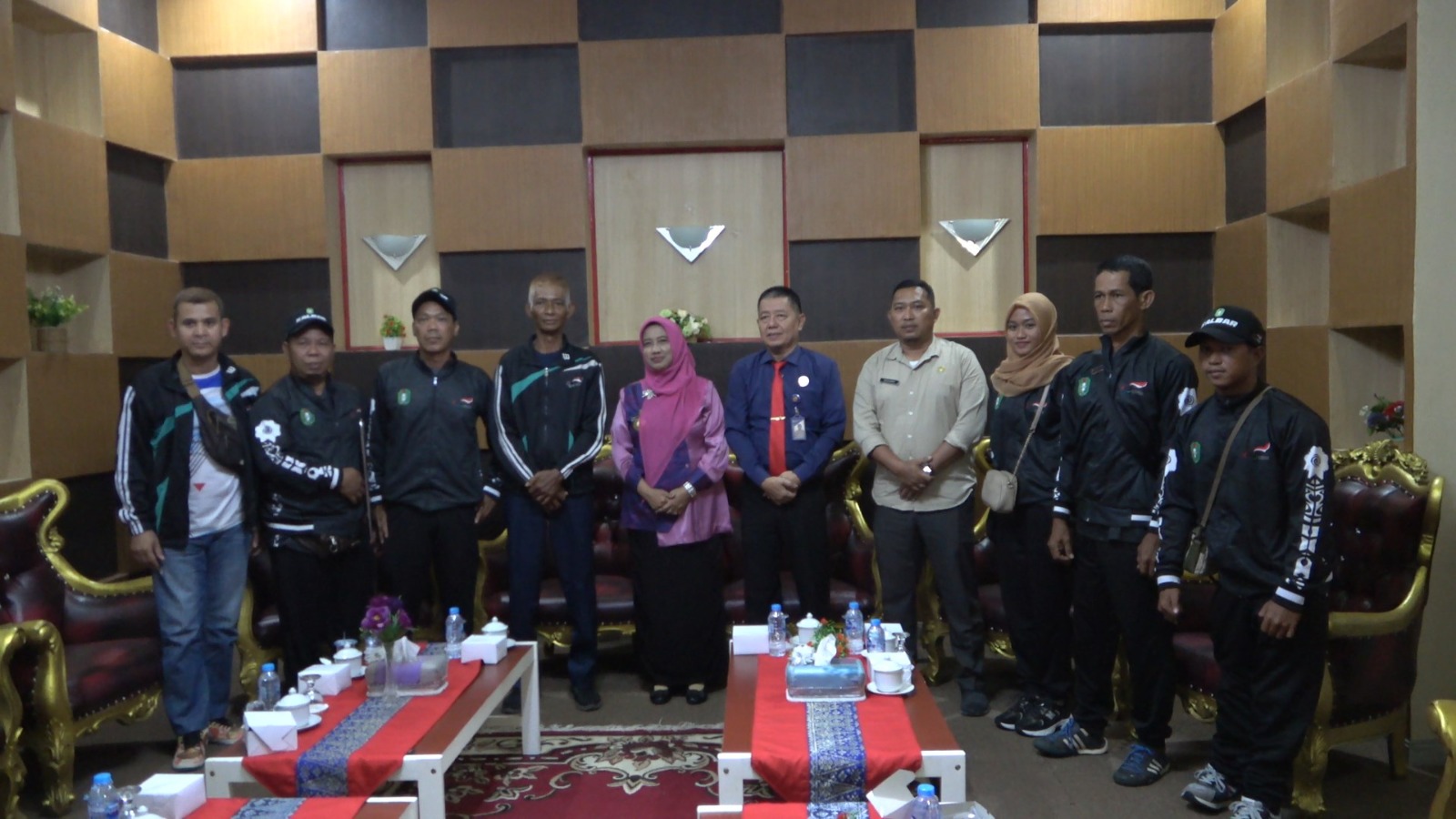 Pjs Bupati Sambas Lepas 6 Atlet NPC untuk Berlaga di Peparnas XVII 2024