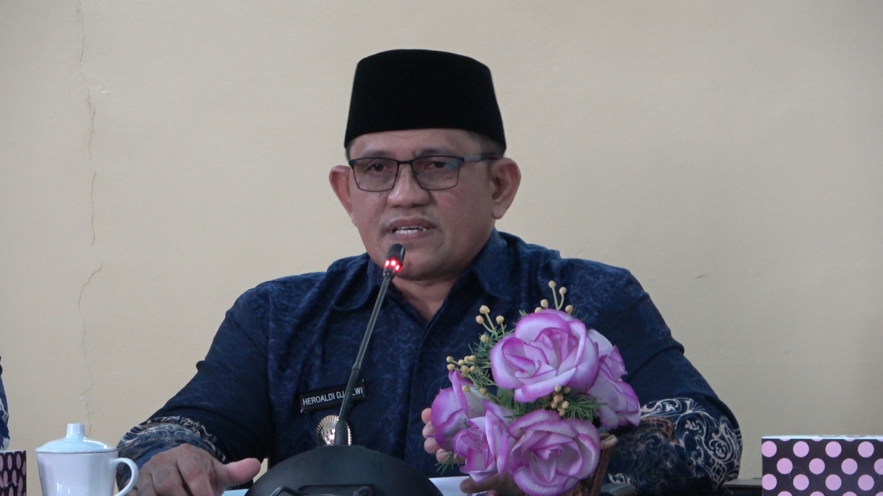 RAPAT PERSIAPAN PERCEPATAN PEMBANGUNAN DAERAH DIGELAR DI KABUPATEN SAMBAS
