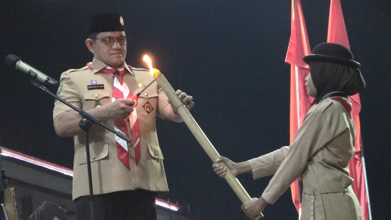 Pawai Obor Semarakkan 2025, Wabup Heroaldi : Pramuka Menjadi Wadah Dalam Pembinaan Karakter Generasi Muda