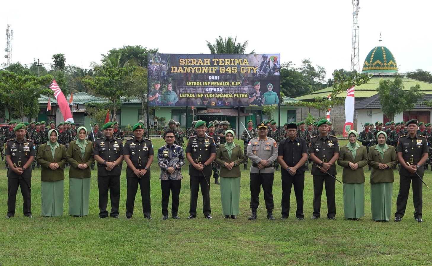 Bupati Sambas Hadiri Sertijab Danyonif 645/GTY