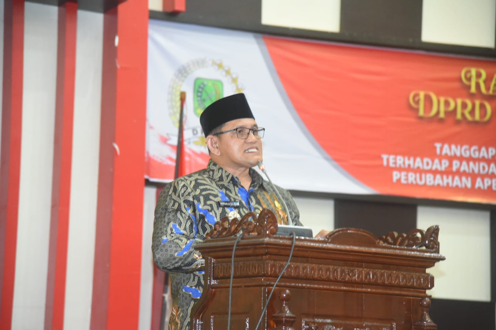 Wakil Bupati Sambas Apresiasi Masukan Fraksi DPRD untuk Penyempurnaan Raperda Perubahan APBD 2025