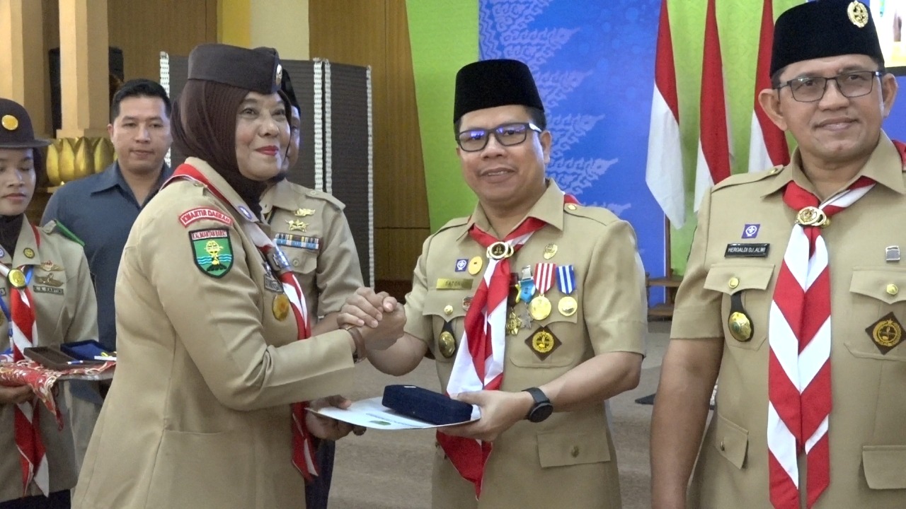 BUPATI SAMBAS SATONO BUKA MUSYAWARAH CABANG GERAKAN PRAMUKA KWARCAB SAMBAS
