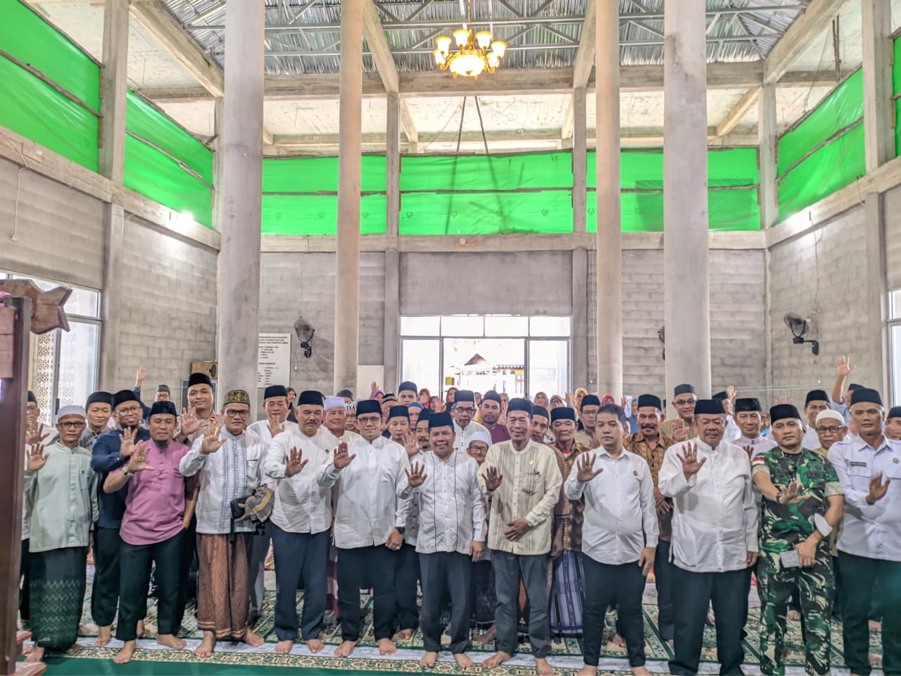 Safari Ramadhan Perdana Pemda Sambas di Selakau Timur, Satono : Perkuat Silaturahmi dan Dorong Kemakmuran Masjid