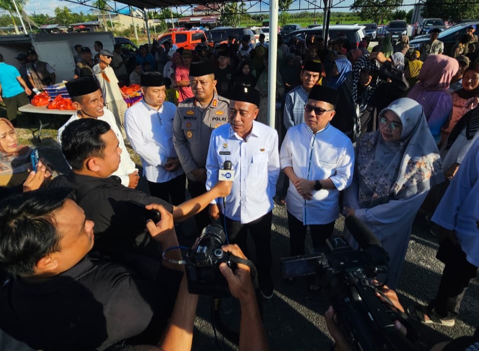 Pemerintah Provinsi Kalbar Gelar Pasar Murah di Tekarang, Ringankan Beban Warga Jelang Hari Raya
