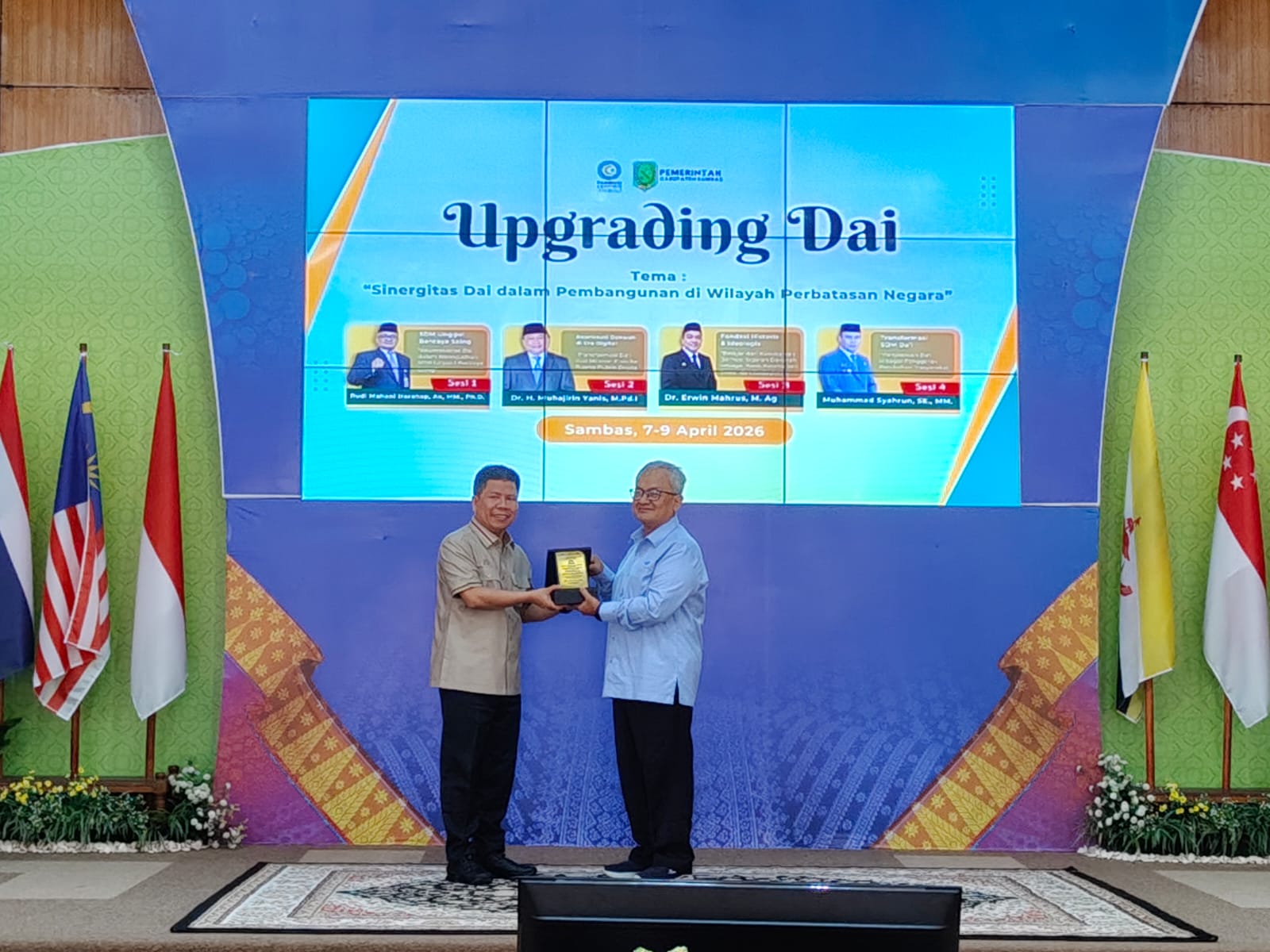 Seminar Internasional dan Upgrading Dai di Kabupaten Sambas Resmi ditutup