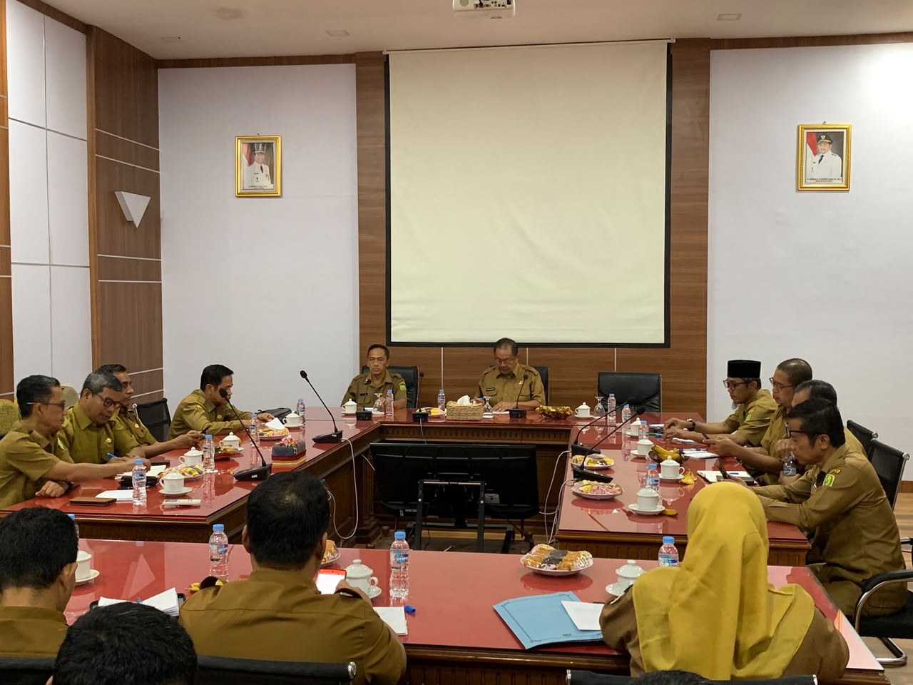 Pimpin Jajaran OPD, Sekda Sambas Ikuti Raker Komisi II DPR RI Terkait isu PPPK dan Regulasi Belanja Pegawai
