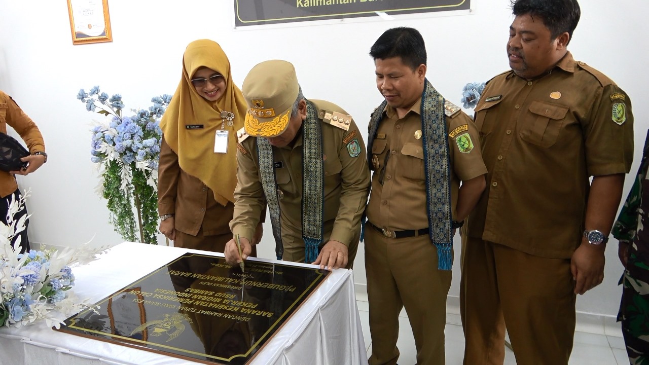 Bupati Satono Dampingi Pj. Gubernur Harisson Resmikan Ruang MCU Untuk TKI RSUD Sambas