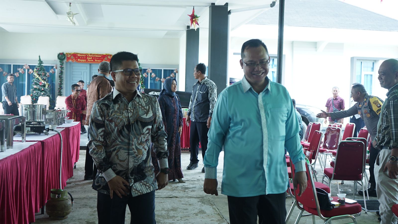 BUPATI SATONO SILATURAHMI NATAL KE KEDIAMAN BUPATI BENGKAYANG SEBASTIANUS DARWIS